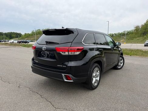Used 2018 Toyota Highlander Limited AWD/4WD image 3