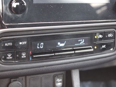 Used 2019 Toyota Corolla LE image 33