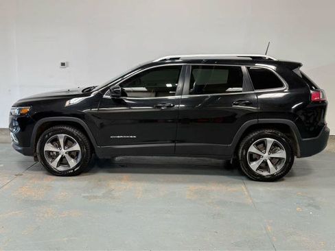Used 2019 Jeep Cherokee Limited AWD/4WD image 2