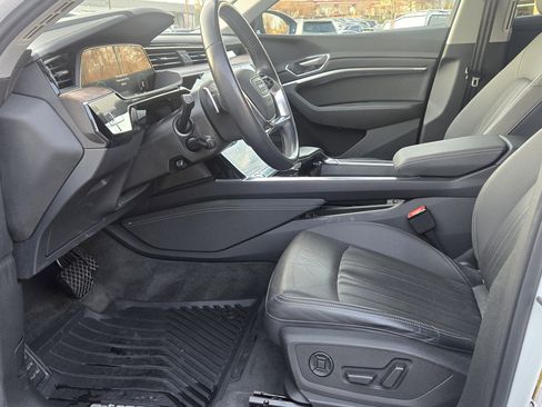 Used 2020 Audi e-tron Premium Plus image 13