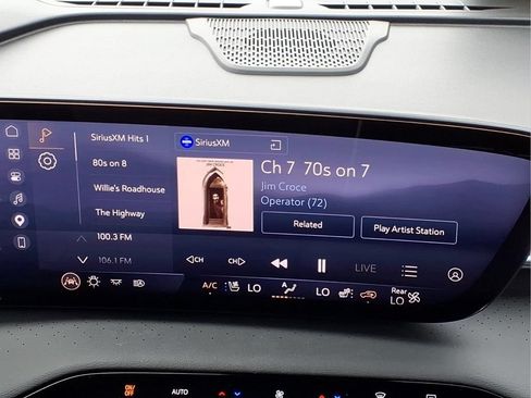 Used 2025 Buick Enclave Avenir w/ Super Cruise Package AWD/4WD image 21