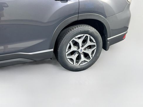 Used 2023 Subaru Forester Premium AWD/4WD image 30