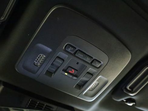 Used 2025 Toyota Camry SE image 28