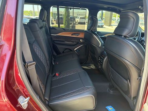 Used 2022 Jeep Grand Cherokee Summit image 14