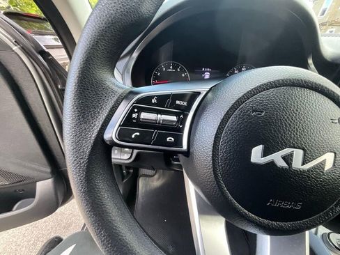 Used 2023 Kia Seltos LX image 11