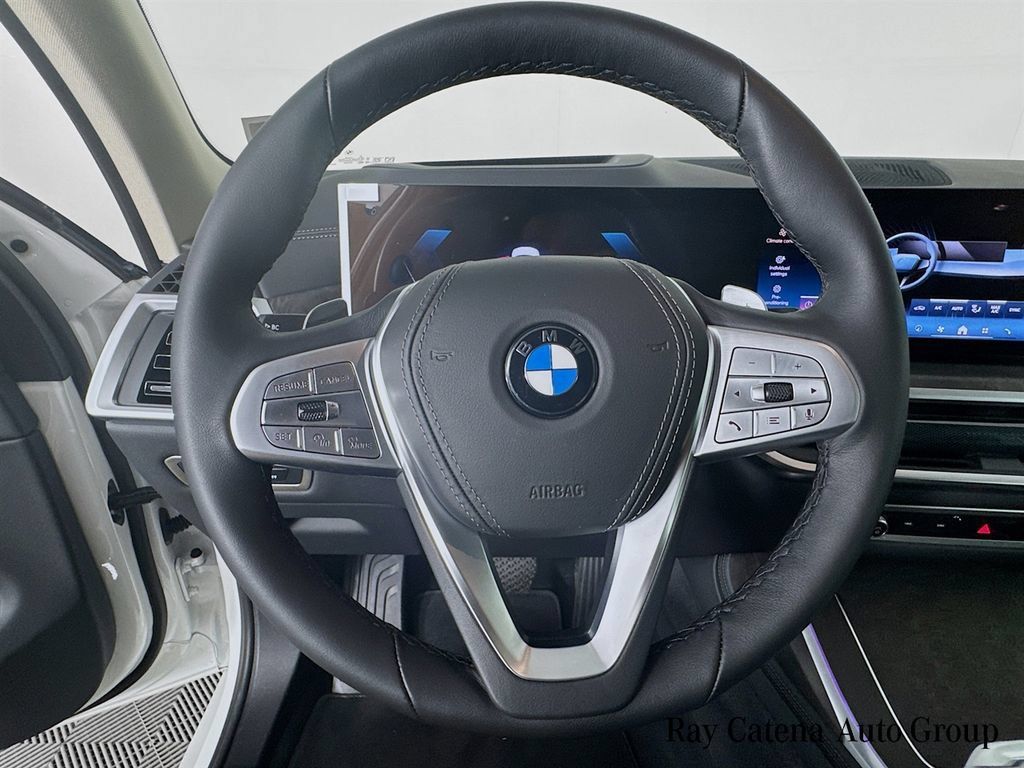 Used 2026 BMW X7 xDrive40i w/ Premium Package AWD/4WD image 11