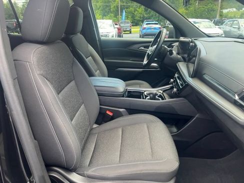 Used 2024 Chevrolet Traverse LT AWD/4WD image 24