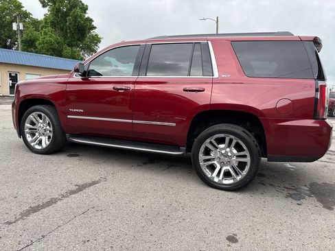 Used 2018 GMC Yukon SLT w/ Premium Edition AWD/4WD image 4