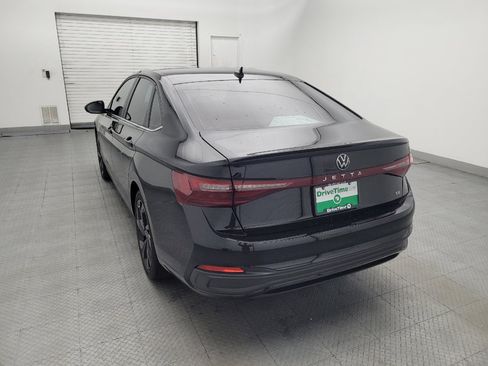 Used 2025 Volkswagen Jetta SE FWD image 6