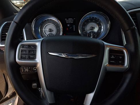 Used 2012 Chrysler 300 Limited image 12