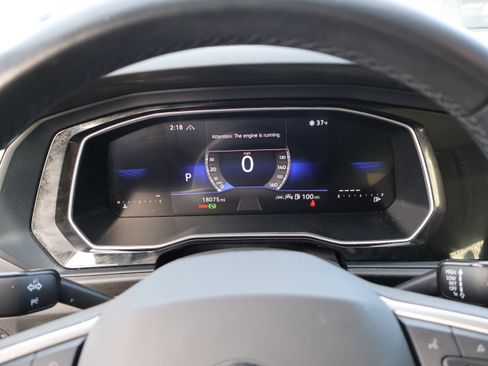 Used 2024 Volkswagen Jetta SE w/ Panoramic Sunroof Package image 30