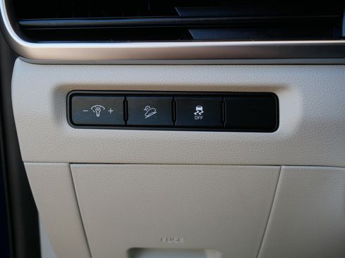 Certified 2024 Kia Telluride S w/ S Sunroof Package AWD/4WD image 26
