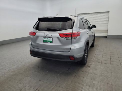 Used 2018 Toyota Highlander SE AWD/4WD image 7