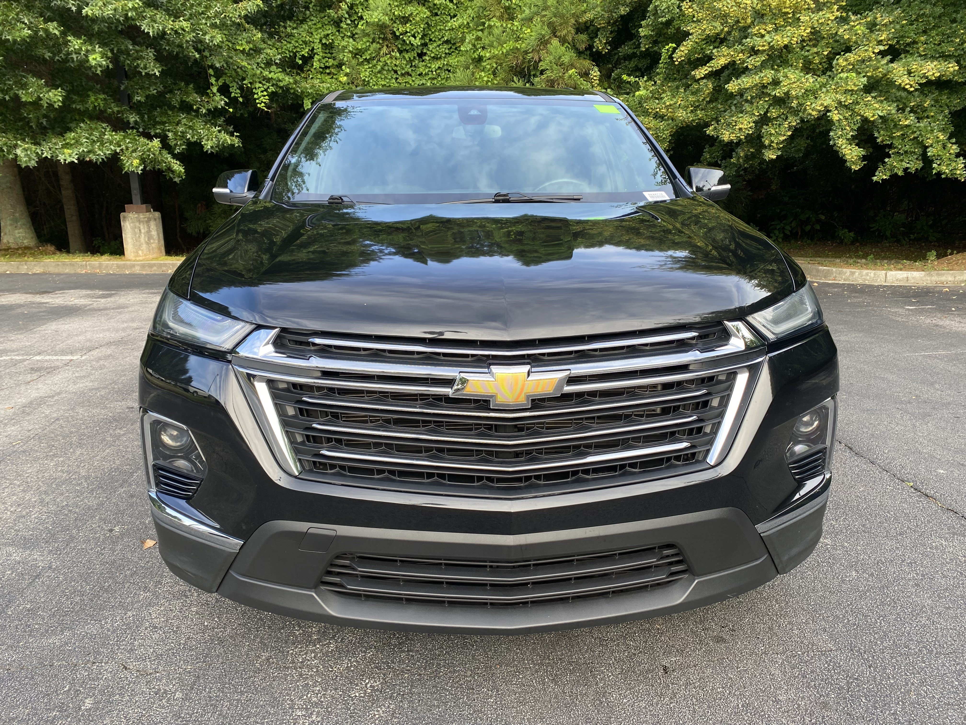 Used 2023 Chevrolet Traverse LT FWD image 3