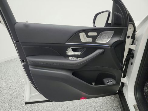 Used 2026 Mercedes-Benz GLS 450 4MATIC image 15