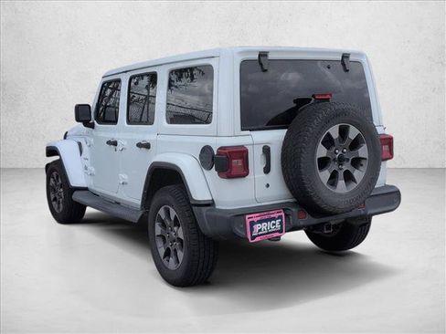 Used 2018 Jeep Wrangler Unlimited Sahara AWD/4WD image 8