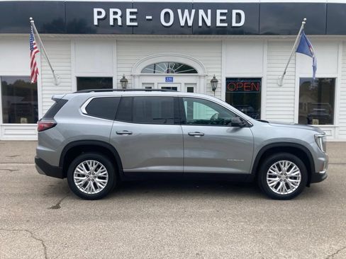 Certified 2024 GMC Acadia Elevation w/ Luxury Package AWD/4WD image 4