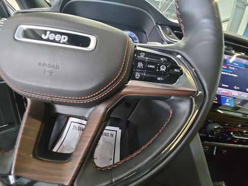 Used 2021 Jeep Grand Cherokee L Summit w/ Luxury Tech Group V AWD/4WD image 19