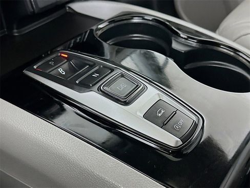 Used 2018 Honda Pilot Touring image 29