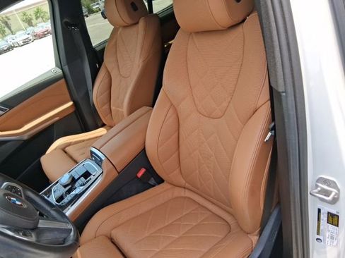 Used 2025 BMW X5 sDrive40i w/ Executive Package RWD image 15