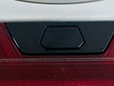 Used 2025 Hyundai Elantra SEL FWD image 30