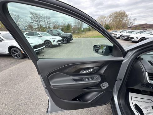 Used 2024 GMC Terrain SLE w/ Driver Convenience Package image 22