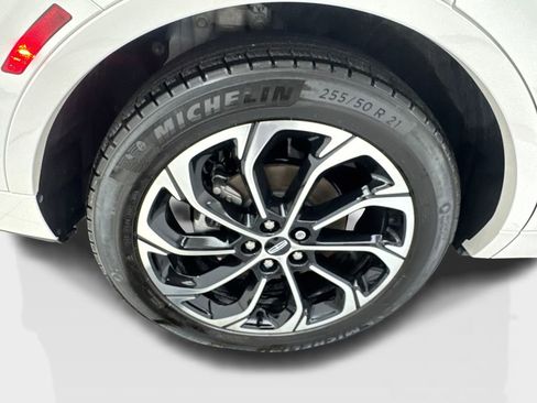 Used 2025 Lincoln Nautilus Reserve AWD/4WD image 88