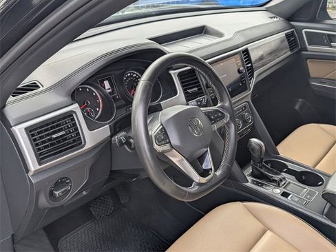 Used 2021 Volkswagen Atlas Cross Sport SE image 11