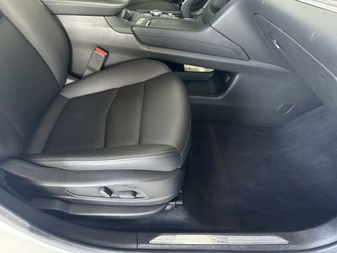 Certified 2024 Cadillac XT5 Luxury w/ LPO, Floor Liner Package AWD/4WD image 19