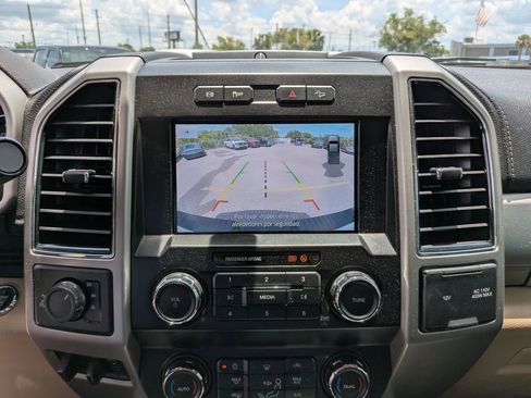 Used 2021 Ford F250 Lariat w/ Lariat Ultimate Package AWD/4WD image 28