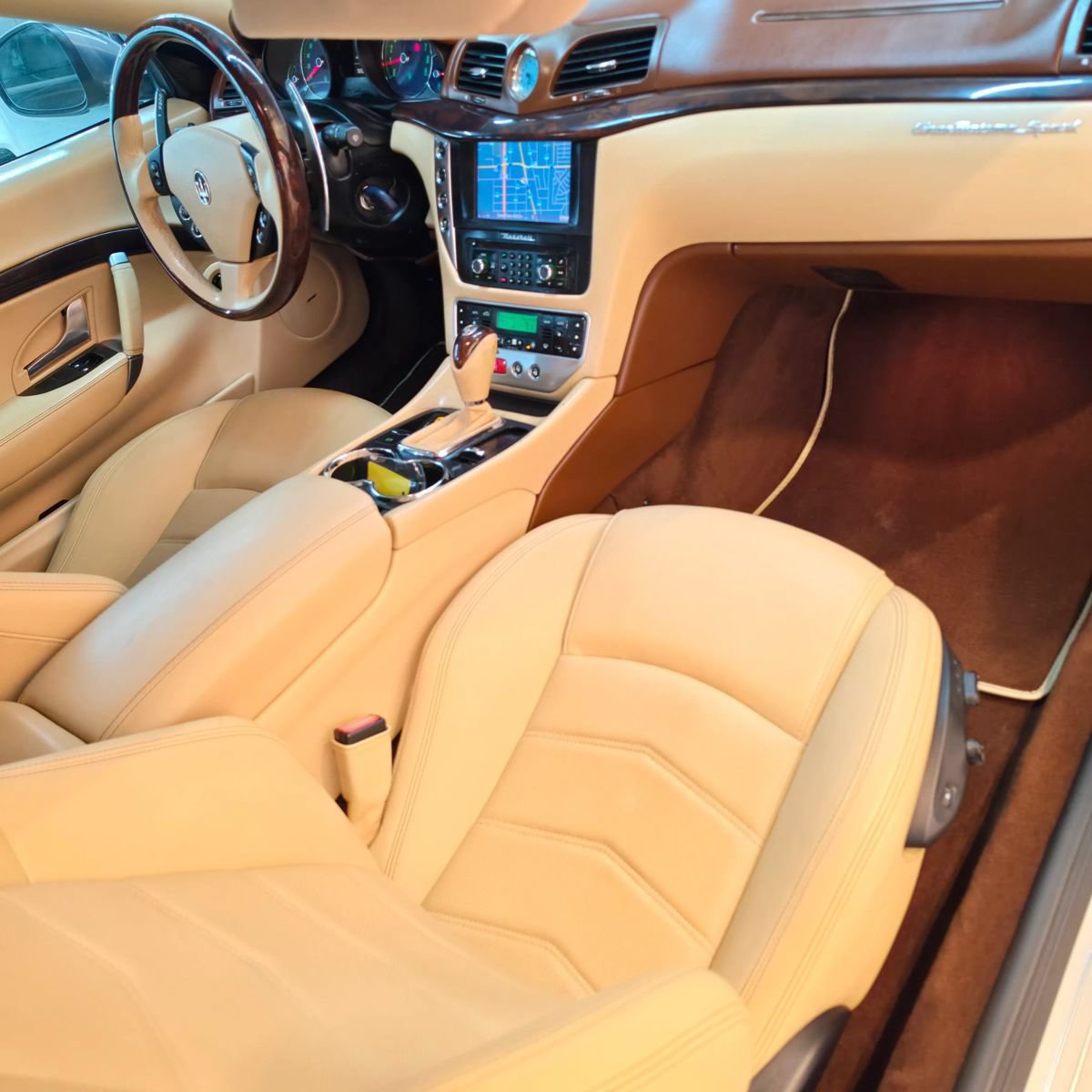 Used 2015 Maserati GranTurismo Sport RWD image 24