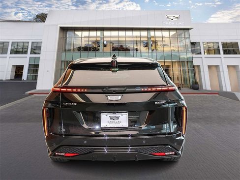 New 2026 Cadillac Lyriq V image 5