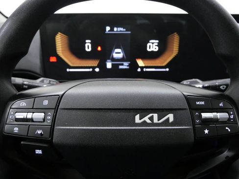 Used 2025 Kia K4 FWD image 16
