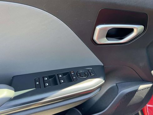 Used 2025 Kia K4 FWD image 18