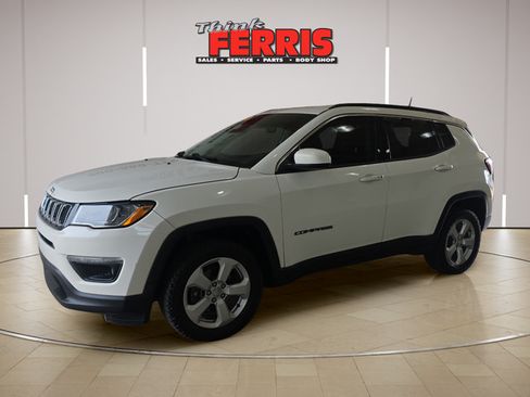 Used 2019 Jeep Compass Latitude w/ Cold Weather Group AWD/4WD image 1