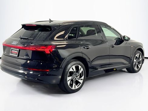 Used 2021 Audi e-tron Premium w/ Convenience Plus Package image 5