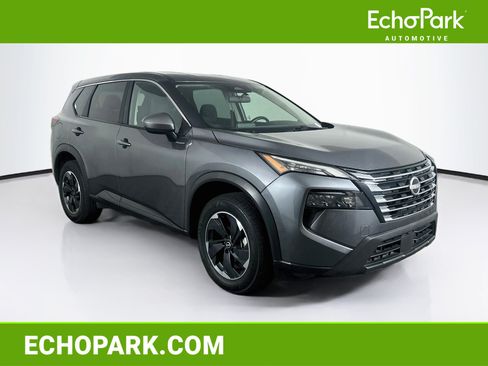 Used 2025 Nissan Rogue SV AWD/4WD image 1