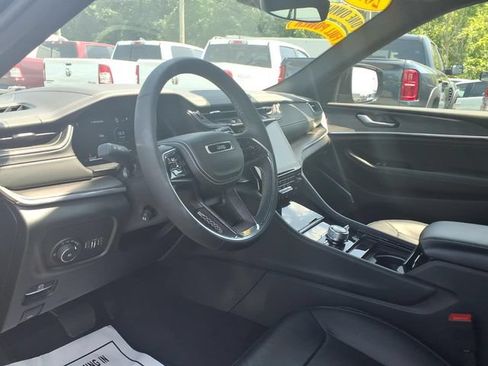 Used 2023 Jeep Grand Cherokee L Overland AWD/4WD image 23