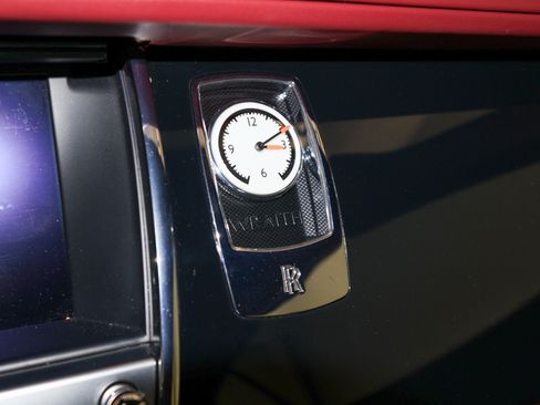 Used 2015 Rolls-Royce Wraith RWD image 32