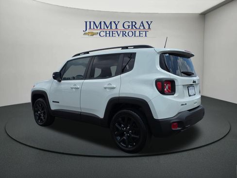 Used 2022 Jeep Renegade Altitude w/ Convenience Group AWD/4WD image 3
