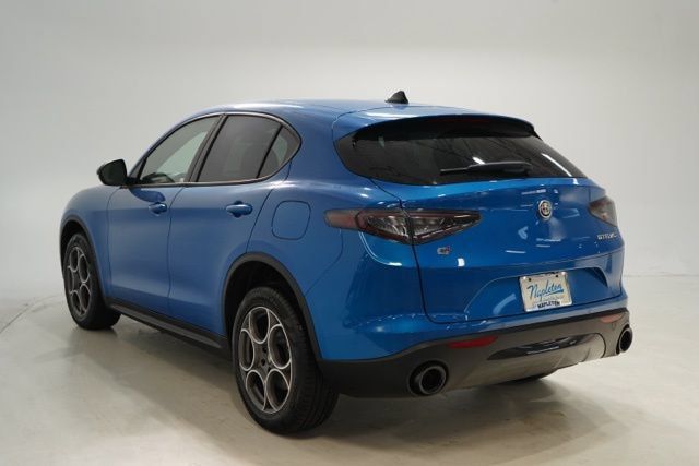 New 2025 Alfa Romeo Stelvio Sprint AWD/4WD image 5