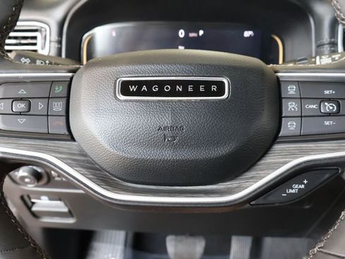 Used 2024 Jeep Wagoneer L Series II w/ Flexible Seating Group AWD/4WD image 21