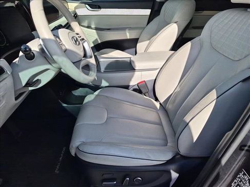 Used 2024 Hyundai Palisade Limited FWD image 14
