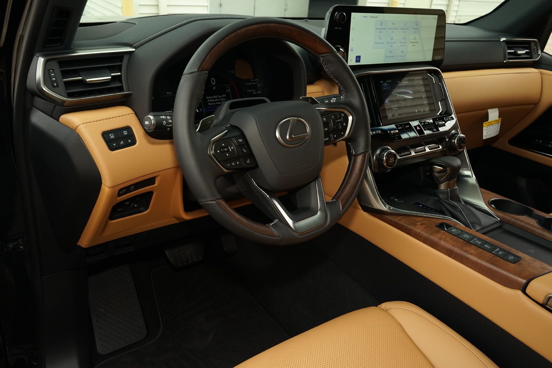 Used 2026 Lexus LX 600 4WD w/ Luxury Package image 8