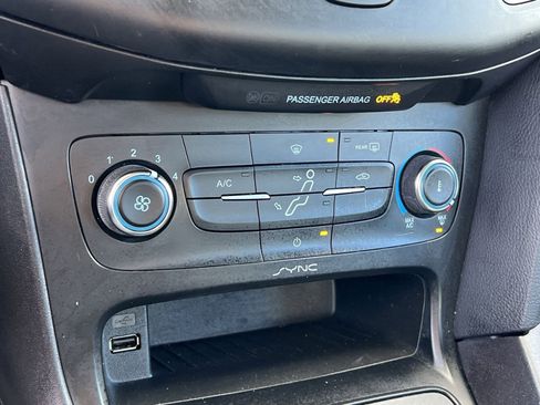Used 2017 Ford Focus SE image 20