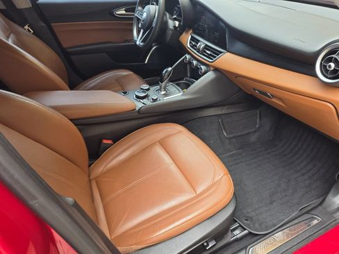 Used 2018 Alfa Romeo Giulia AWD image 27