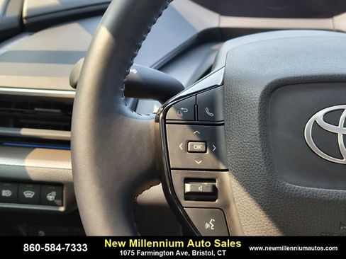 Used 2024 Toyota Prius XLE image 29