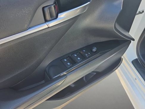 Used 2020 Toyota Camry SE FWD image 10