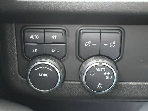 Used 2023 Chevrolet Tahoe LT w/ LT Signature Plus Package AWD/4WD image 19