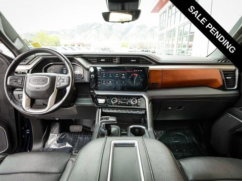 Used 2022 GMC Sierra 1500 Denali w/ Denali Reserve Package AWD/4WD image 18